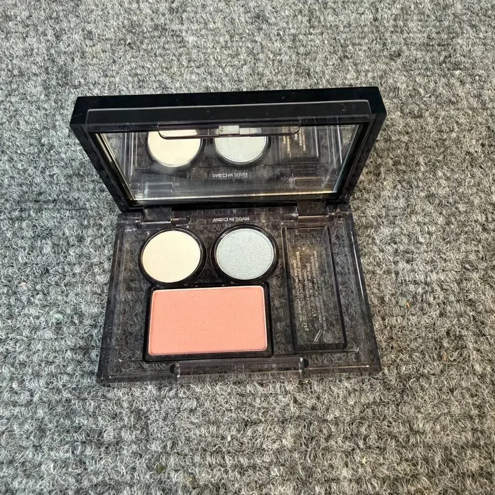 Elizabeth Arden Eyeshadow & Cheekcolor Palette 0.105 oz Discontinued TRAVEL
